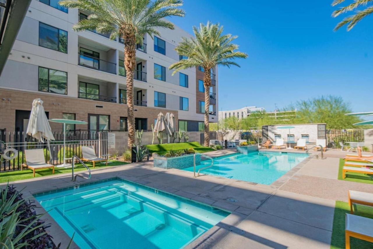 Spacious 2Bd - Pool, Gym, Parking, W-D - Sleeps 6 Apartment Tempe Exterior photo